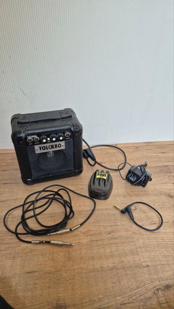 Volcano PL-10 gitaarversterker met accessoires, Muziek en Instrumenten, Versterkers | Bas en Gitaar, Gebruikt, Gitaar, Minder dan 50 watt