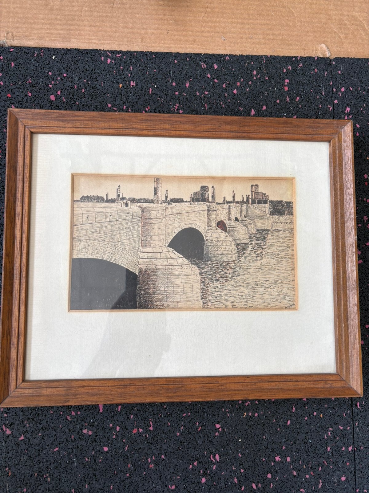 Ingelijst pentekening Sint-Servaasbrug Maastricht gesigneerd, Verzenden
