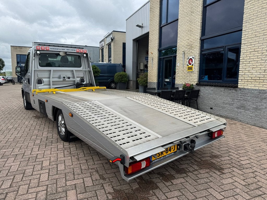 Iveco Daily 35C18H 3.0 410- oprijdwagen- lier- automaat, Auto's, Bestelauto's, Automaat, Achterwielaandrijving, Gebruikt, Euro 6