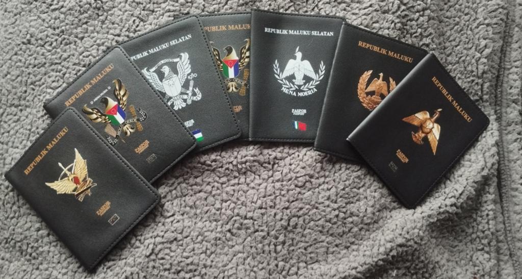 Republik Maluku Selatan en West Papua Paspoort hoesjes, Ophalen of Verzenden, Nieuw, Figuurtje(s)
