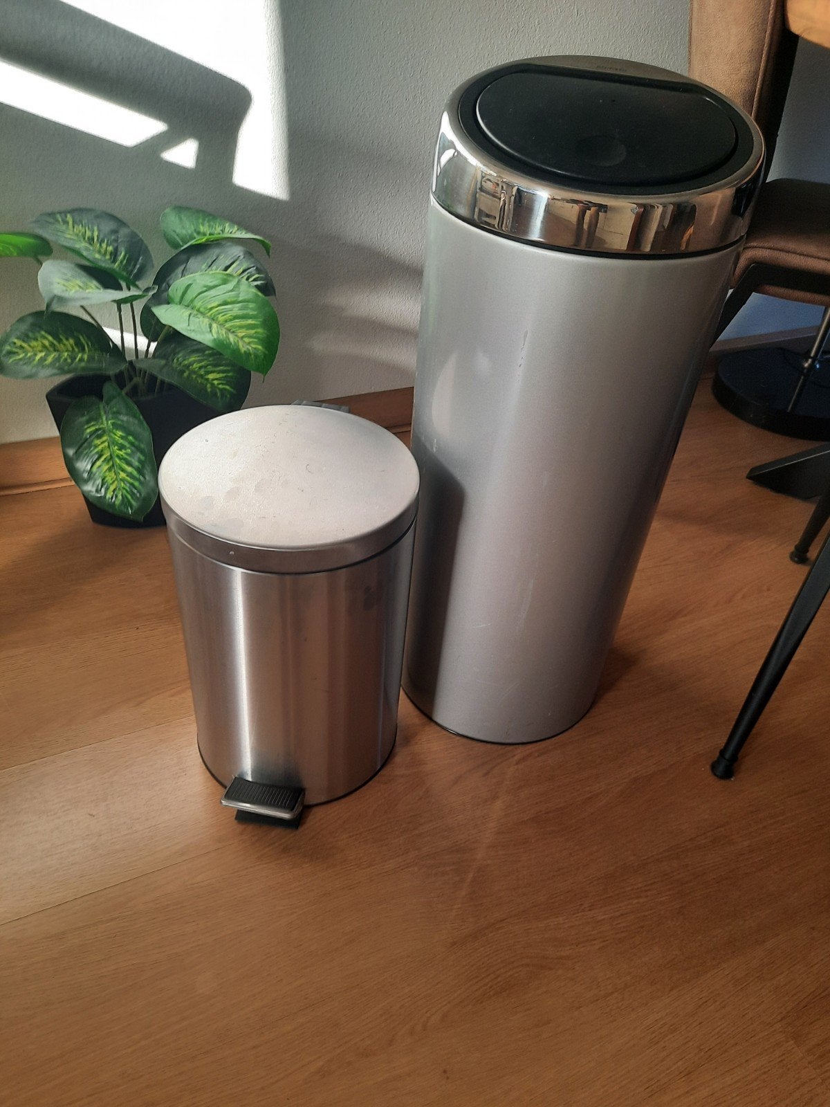 Brabantia touch bin prullenbak, Ophalen, 50 – 75, Zo goed als nieuw, Rvs