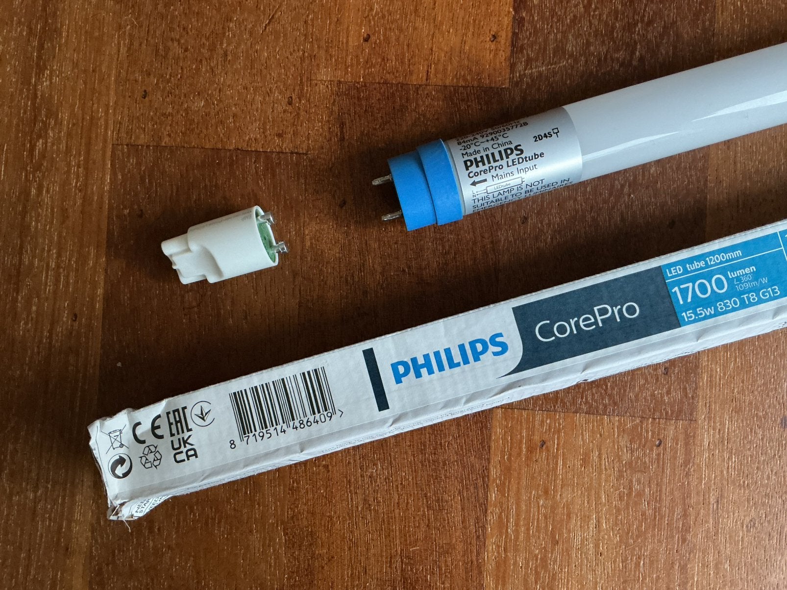 Philips CorePro ledtube van 1200mm, 15.5W, 830, T8, G13, Led-lamp, G13 (TL), Zo goed als nieuw, Neutraal wit