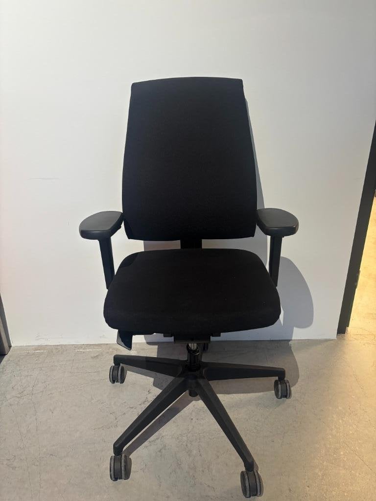 Interstuhl bureaustoel, Huis en Inrichting, Bureaustoelen, Ophalen of Verzenden, Zo goed als nieuw, Zwart, Bureaustoel