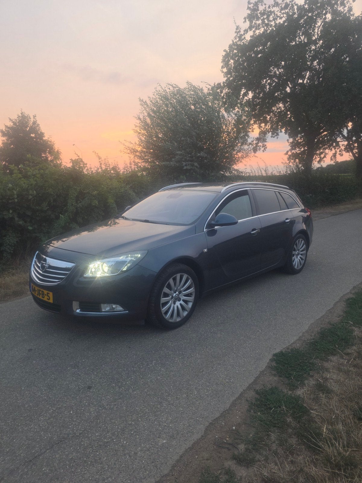 Opel Insignia 2.0 Turbo Benzine – Goed onderhouden – 178.833, Auto's, Voorwielaandrijving, 4 cilinders, Leder, Stationwagon