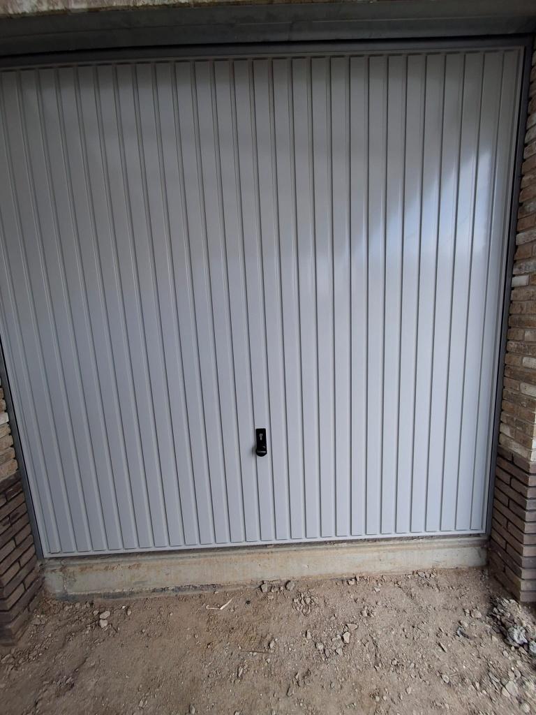 Garagepoort, Ophalen, Overige typen, Zo goed als nieuw, Metaal