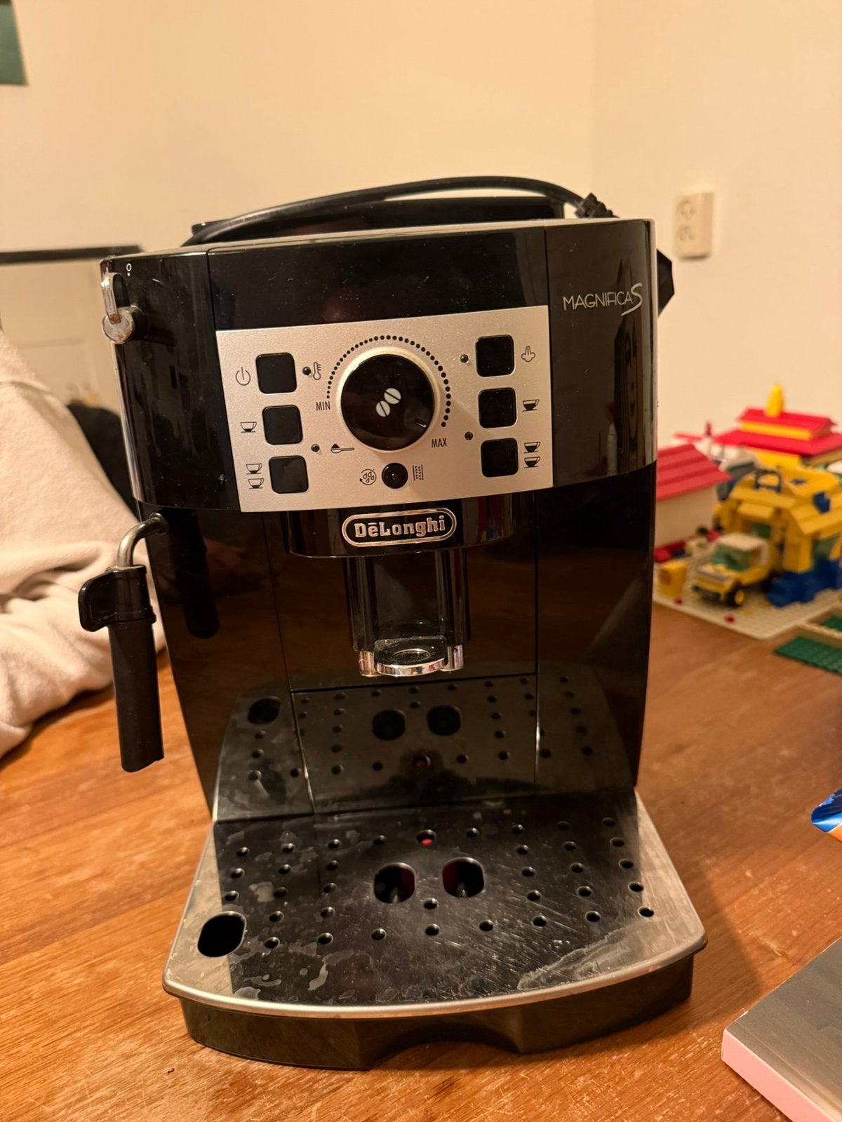 De’Longhi Magnifica S – volautomatische koffiemachine, Witgoed en Apparatuur, Koffiemachine, Koffiebonen, Zo goed als nieuw, Ophalen
