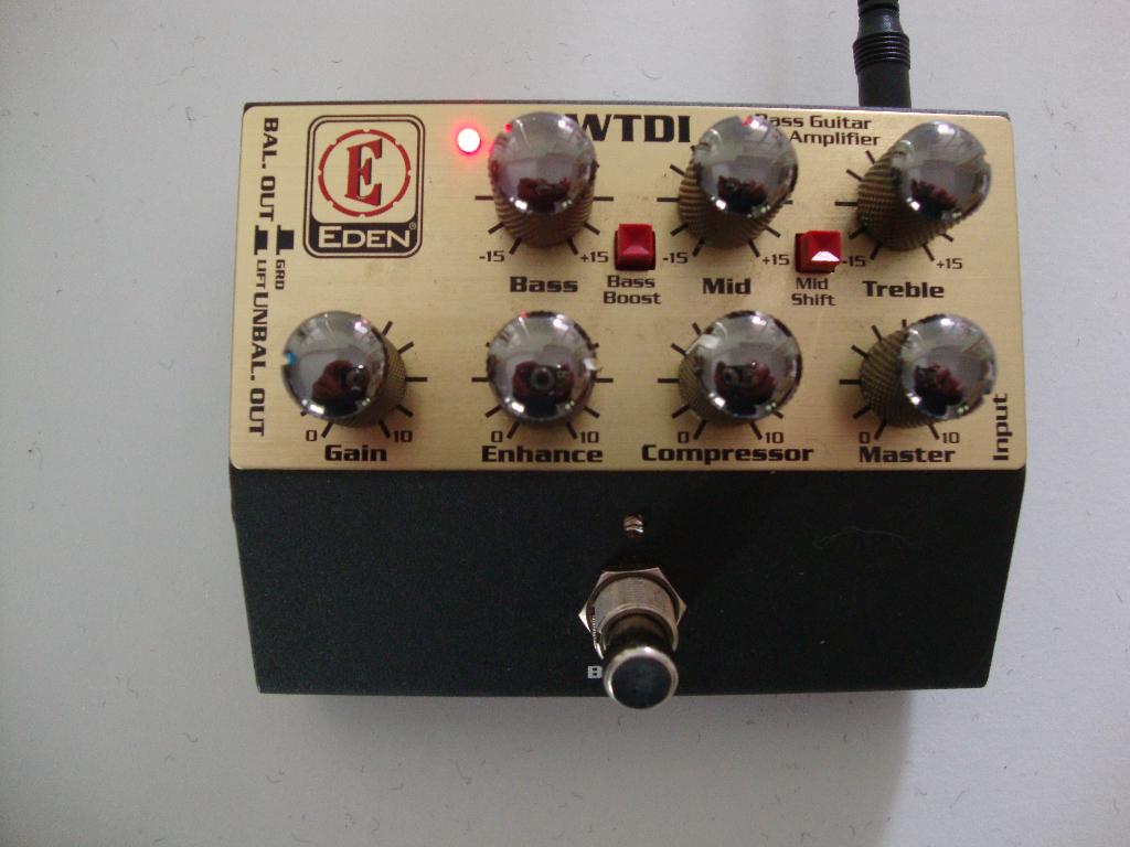 Eden Preamp pedaal in originele doos, Muziek en Instrumenten, Ophalen of Verzenden, Zo goed als nieuw, Minder dan 50 watt