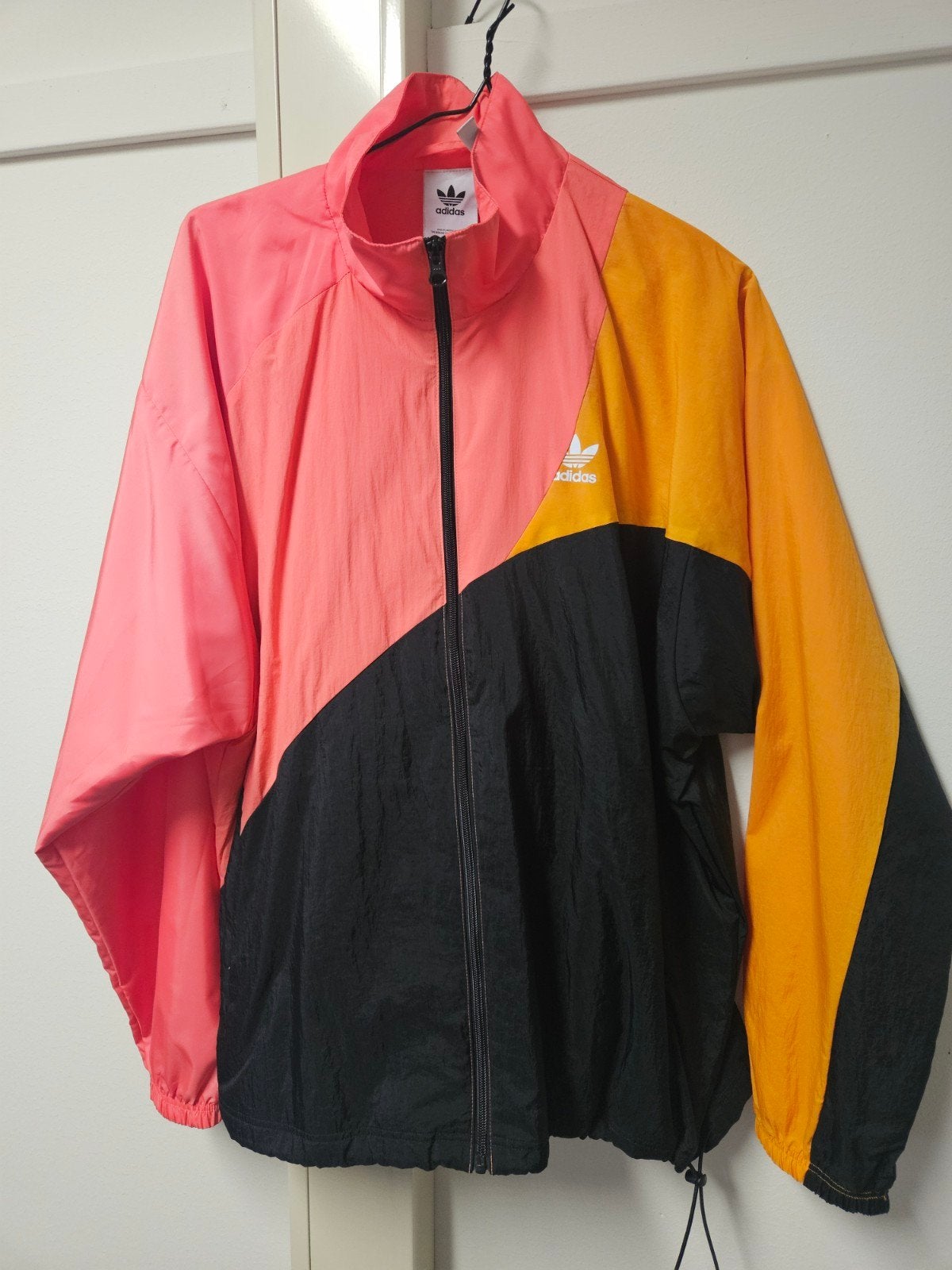 Adidas trainingspak - Kleurrijk en Stijlvol, Verzenden, Zo goed als nieuw, Roze
