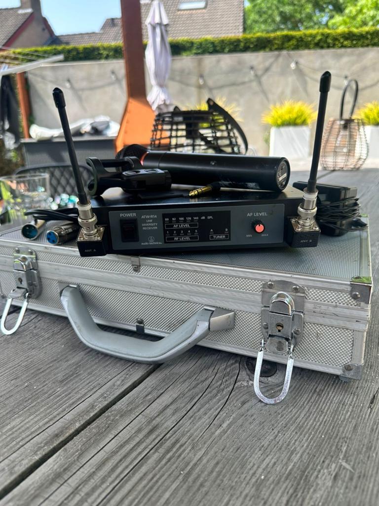 Audio-Technica  Draadloze Microfoon Set -, Muziek en Instrumenten, Ophalen of Verzenden, Gebruikt, Zangmicrofoon, Draadloos