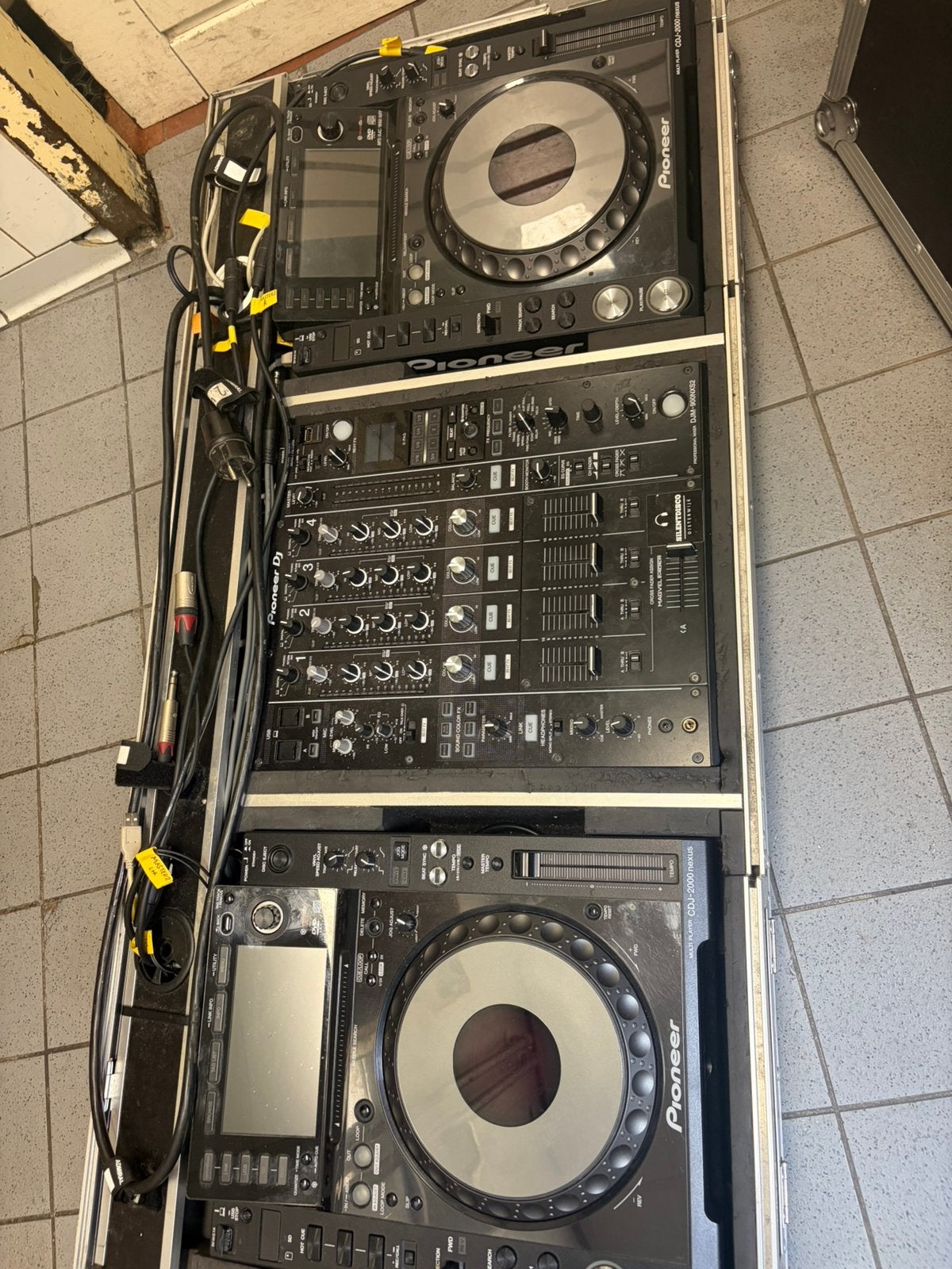 Pioneer set in flightcase cdj2000 DJM900 nxs2, Muziek en Instrumenten, Dj-sets en Draaitafels, Ophalen, Zo goed als nieuw, Pioneer