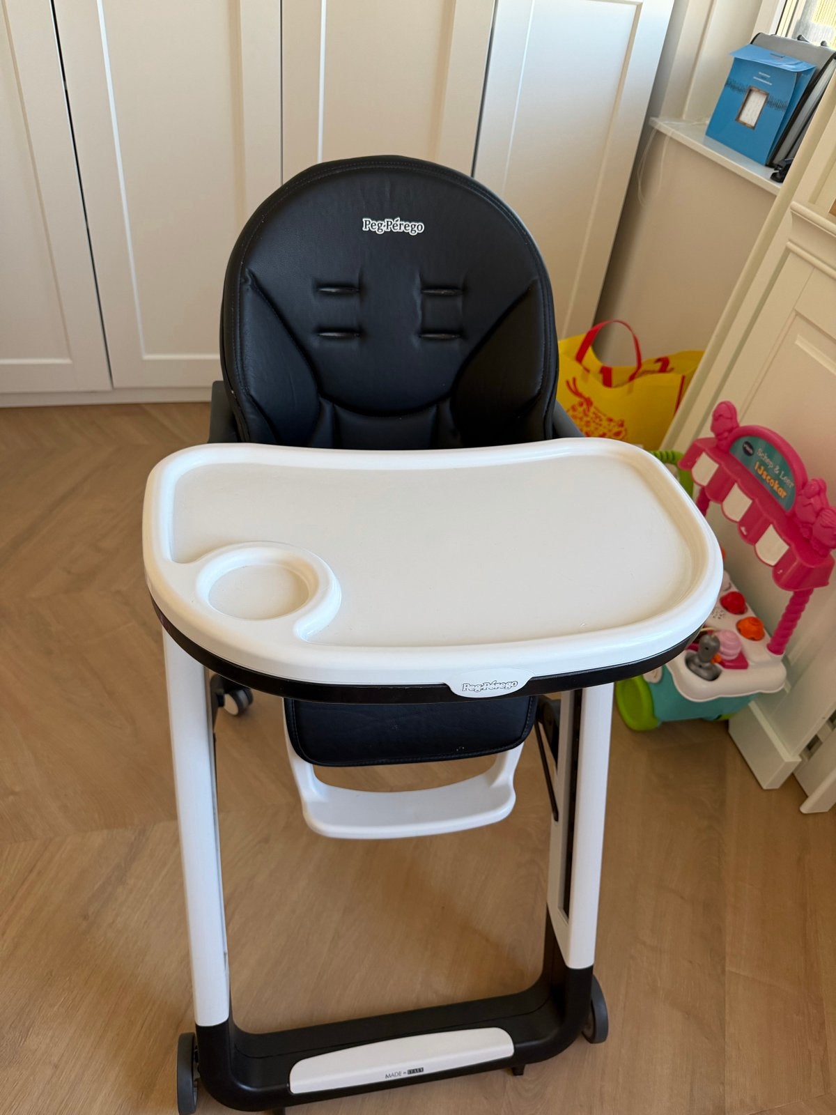 Peg Perego Siesta Follow Me kinderstoel eetstoel, Ophalen of Verzenden, Zo goed als nieuw, Meegroeistoel, Afneembaar eetblad