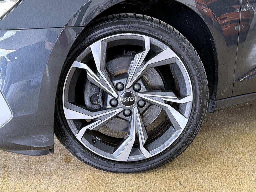 Audi A3 Limousine 30 TFSI Business edition | Carplay | Virtu, Gebruikt, Euro 6, 1200 kg, Bedrijf