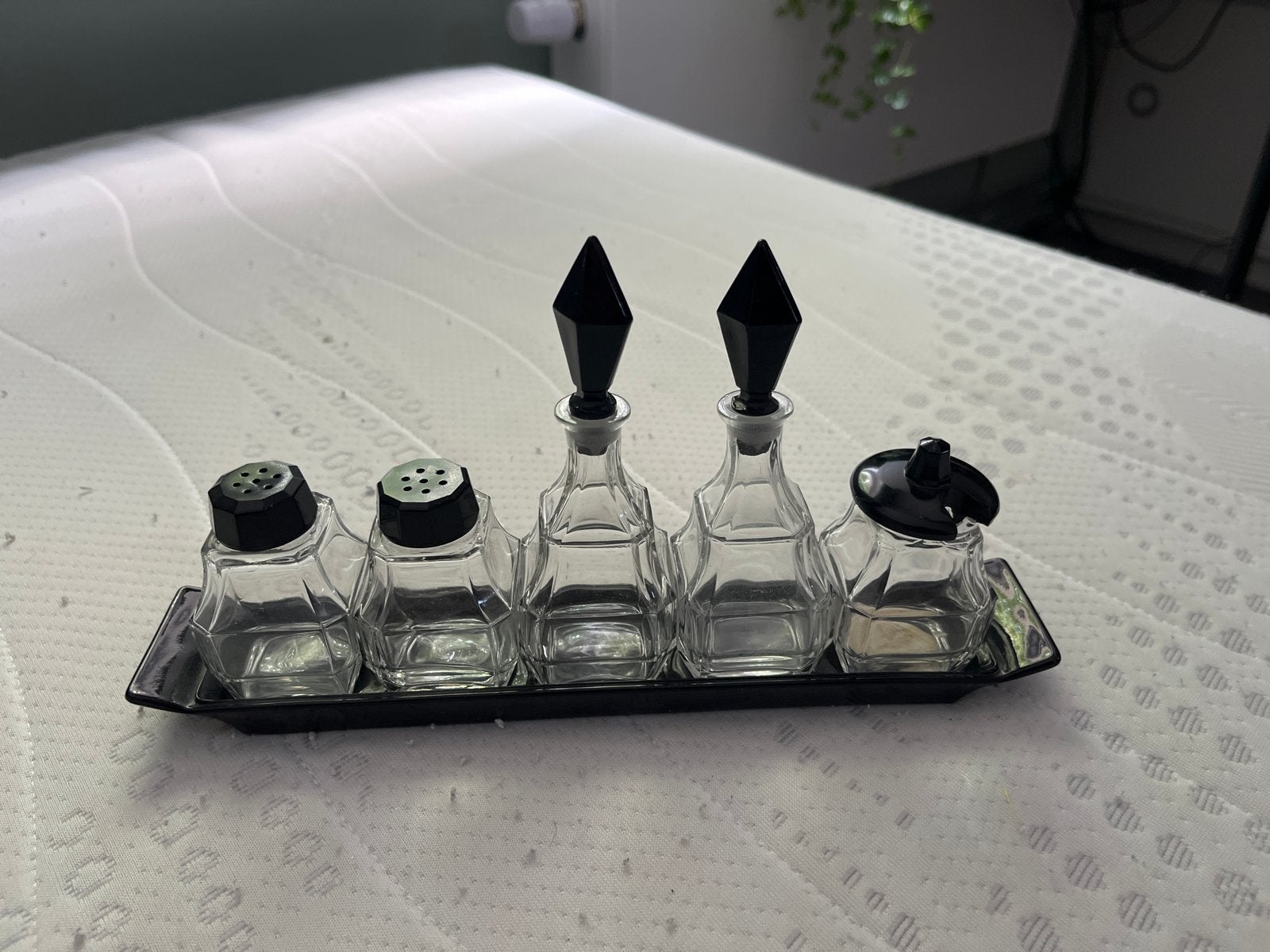 Vintage glazen olie & azijnstel, zout & peper en mosterd set, Ophalen of Verzenden, Zwart, Overige merken, Glas