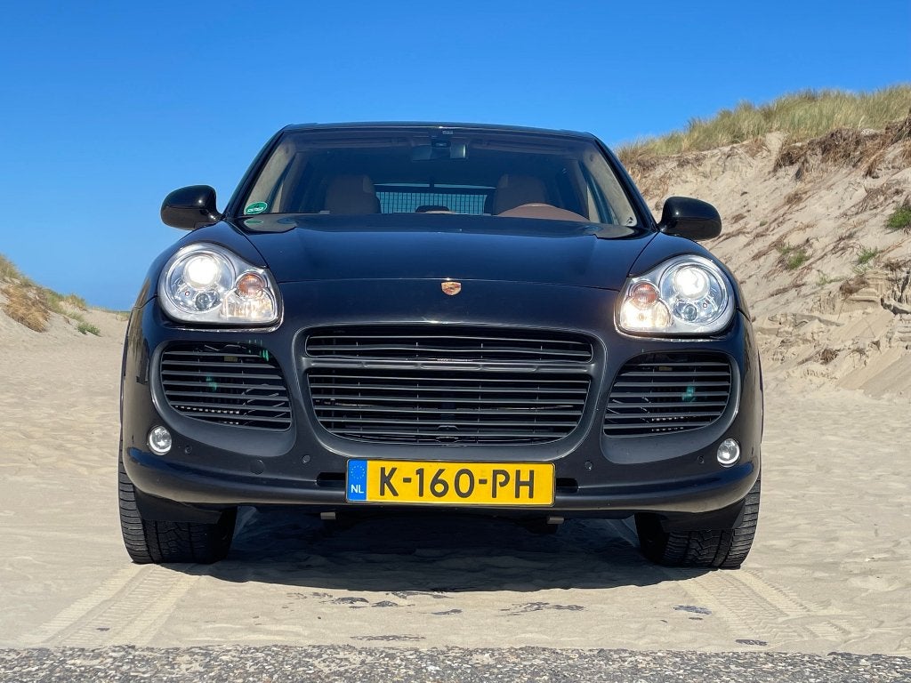 Porsche Cayenne 4.5 Turbo WLS (E81 500pk getuned af fabriek), Auto's, Automaat, Cayenne, Zwart, Leder