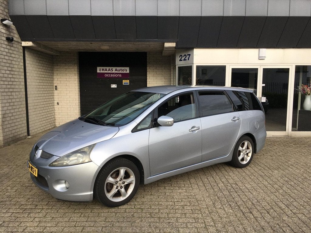 Mitsubishi Grandis 2.4-16V Intense / 7 PERSOONS / NETTE STAA, Voorwielaandrijving, Gebruikt, 7 stoelen, Handgeschakeld