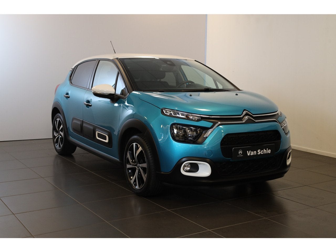 Citroën C3 PT 110 Shine Carplay | Camera | Lichtmetaal 17", 1199 cc, Bedrijf, Handgeschakeld, 19 km/l