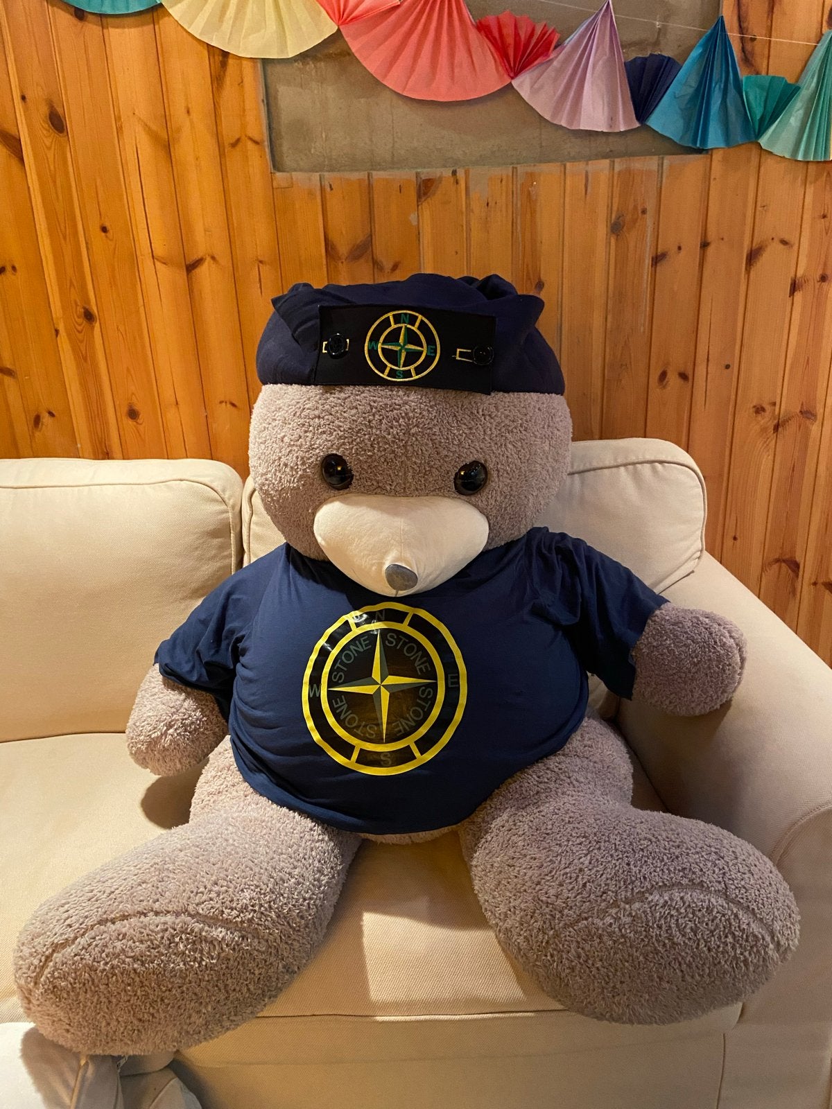 Grote knuffelbeer met Stone Island shirt, Gebruikt, Beer, Ophalen of Verzenden, Bruin