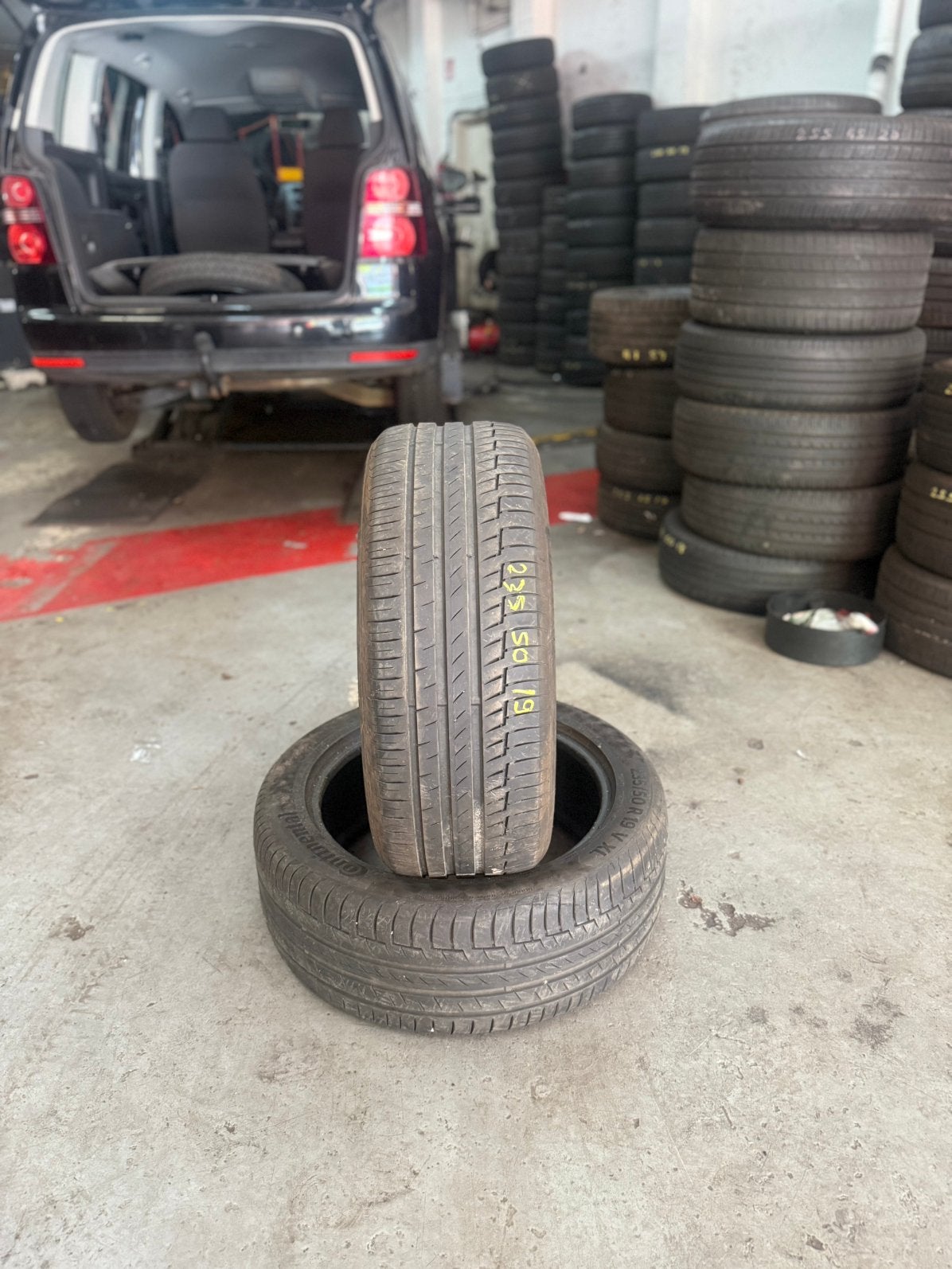 2x 235/50R19 2355019 CONTİNENTAL 6mm (inclusief monteren), Gebruikt, 235 mm, Band(en), Personenwagen