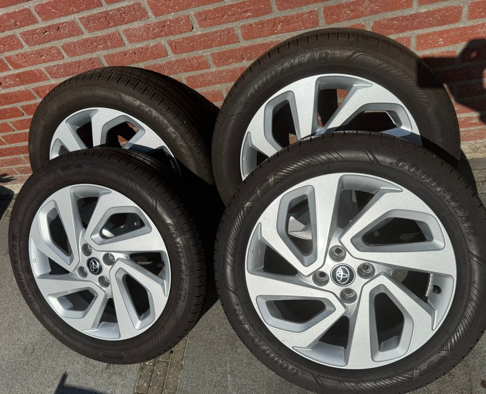 Orig. Toyota Aygo X Alu 17 inch alu velgen zomerbanden TOP!!, Ophalen, Gebruikt, Velg(en), 175 mm