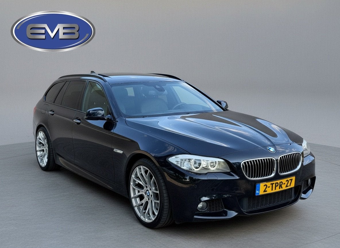 BMW 5-serie Touring 535xd 313 pk High Executive M sport, pan, Auto's, Gebruikt, 2993 cc, 2000 kg, Zwart