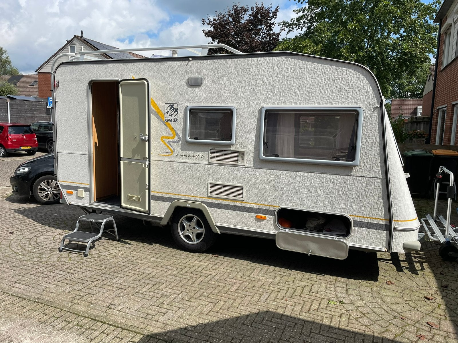 Knaus Sudwind 420 “As good as Gold 2 incl mover., Caravans en Kamperen, Caravans, Mover, Vast bed, Rondzit, 750 - 1000 kg