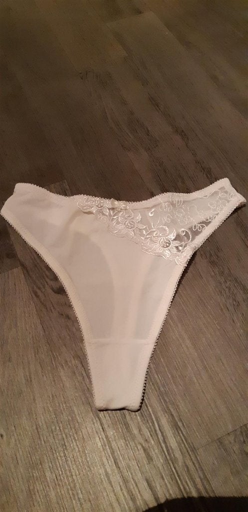 NIEWE strings en NIEWE onderbroeken, Hunkemöller, Ophalen, Zwart, String
