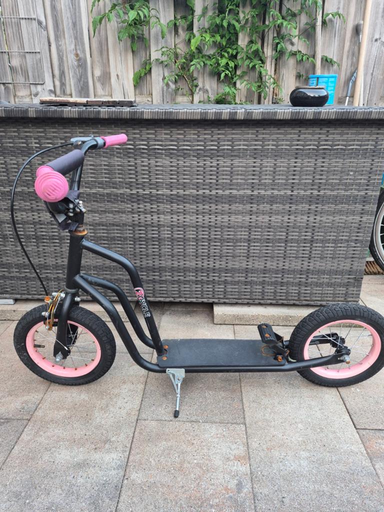 2Cycle Step - Zwart met roze accenten, Fietsen en Brommers, Steps, Ophalen of Verzenden, Gebruikt, Gewone step, 2Cycle