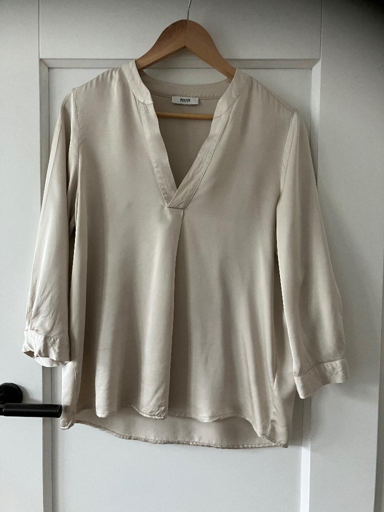 Anna satijnen blouse ecru/crème maat m, Maat 38/40 (M), Anna van Toor, Beige, Ophalen of Verzenden