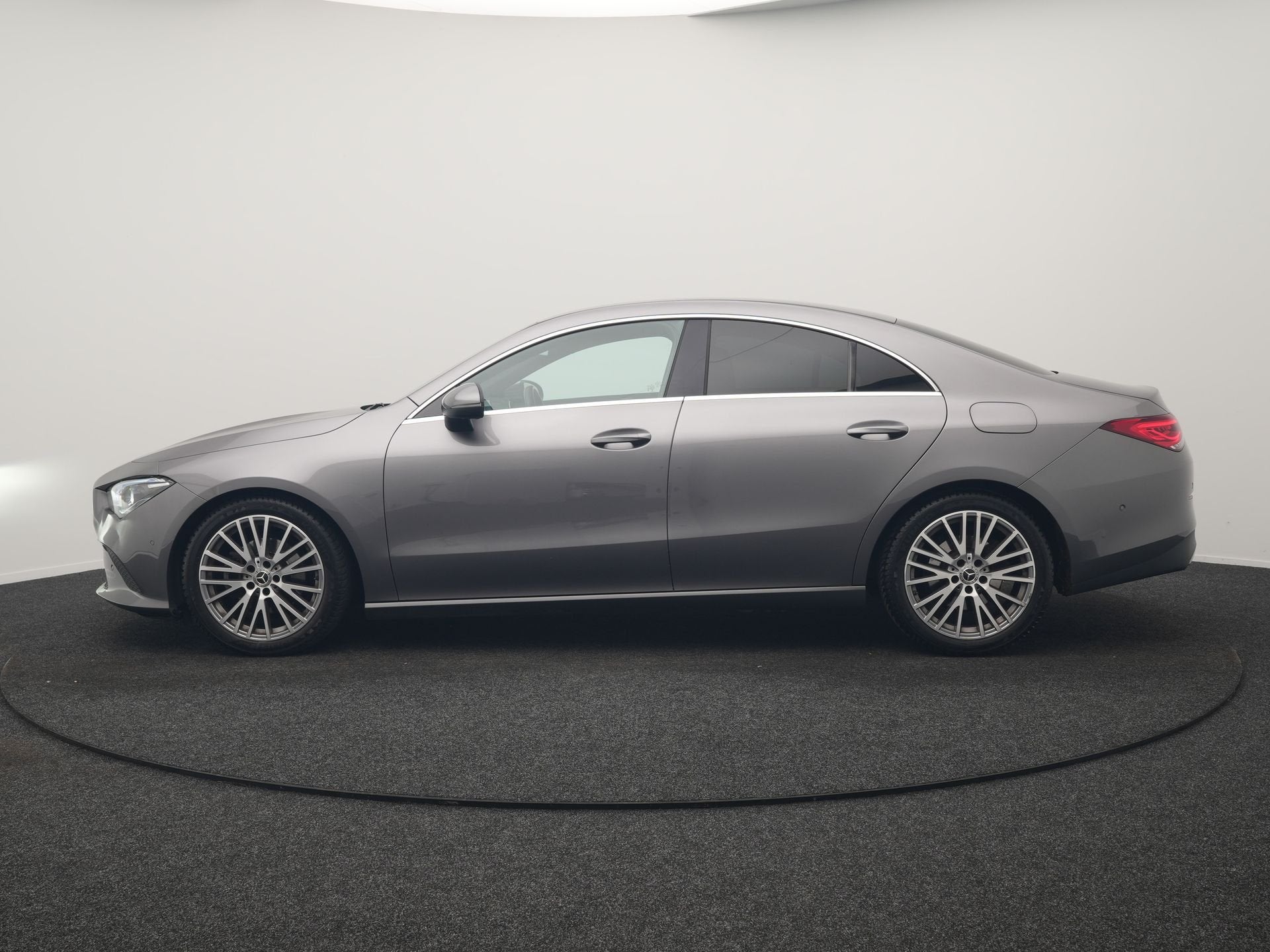 Mercedes-Benz CLA-Klasse *NIEUW MODEL* 200 Advantage 164pk |, Auto's, Mercedes-Benz, CLA, Gebruikt, 4 cilinders, Leder en Stof
