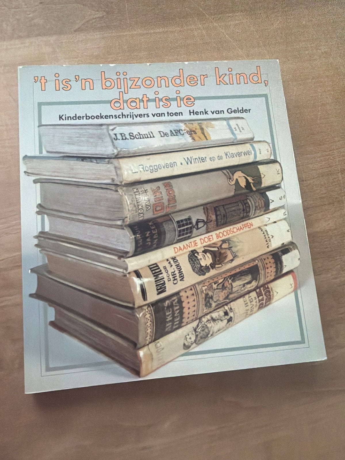 T is 'n bijzonder kind, dat is ie - Henk van Gelder, Boeken, Ophalen of Verzenden, Gelezen, Non-fictie