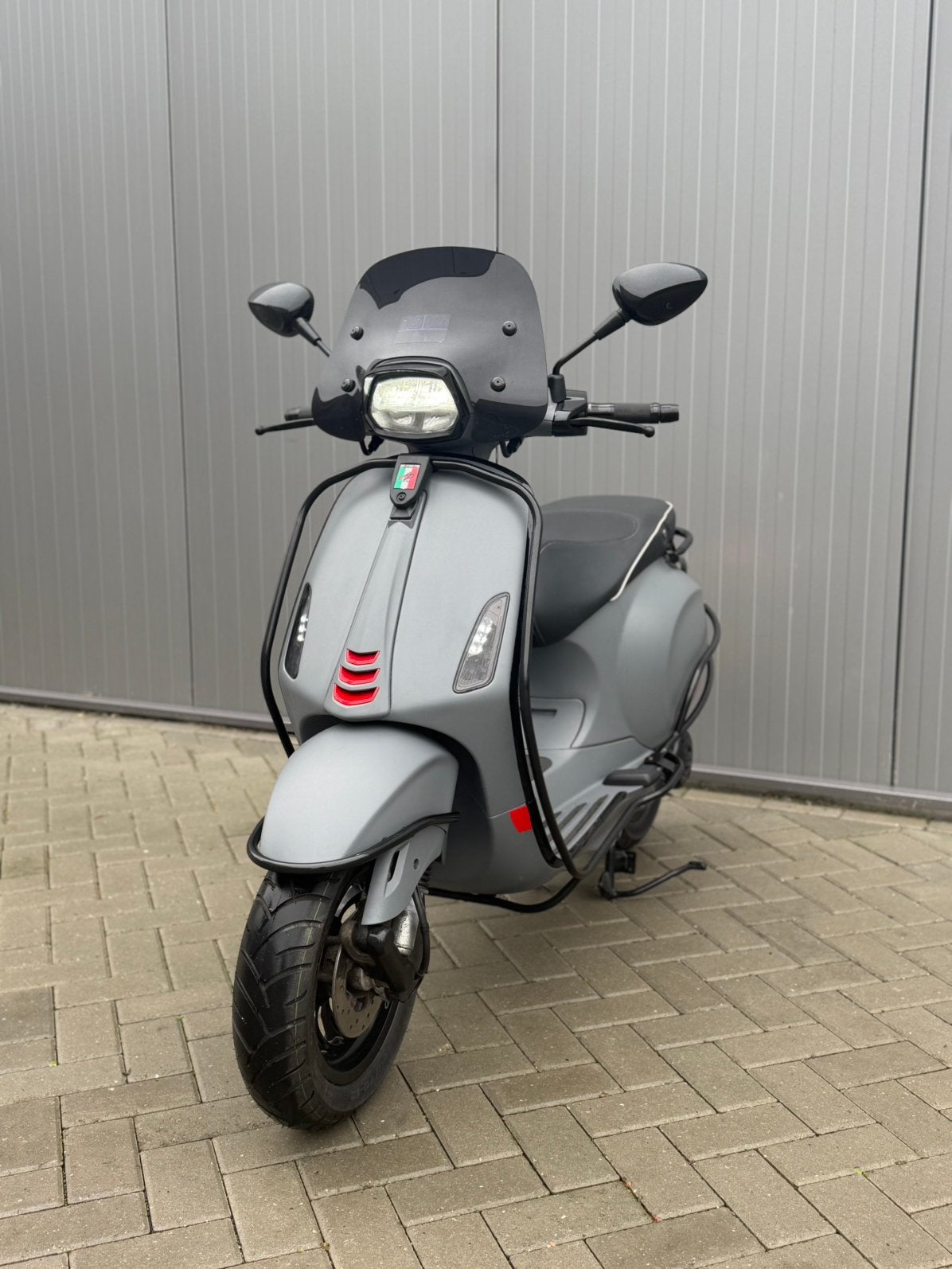 Vespa sprint iget 2018 full option matt grey, Fietsen en Brommers, Ophalen, Maximaal 45 km/u, Vespa S, Zo goed als nieuw