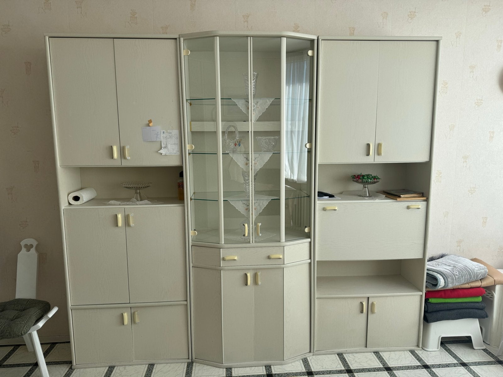 Complete Woonkamerkast met Vitrine en Opbergruimte, Ophalen, Gebruikt