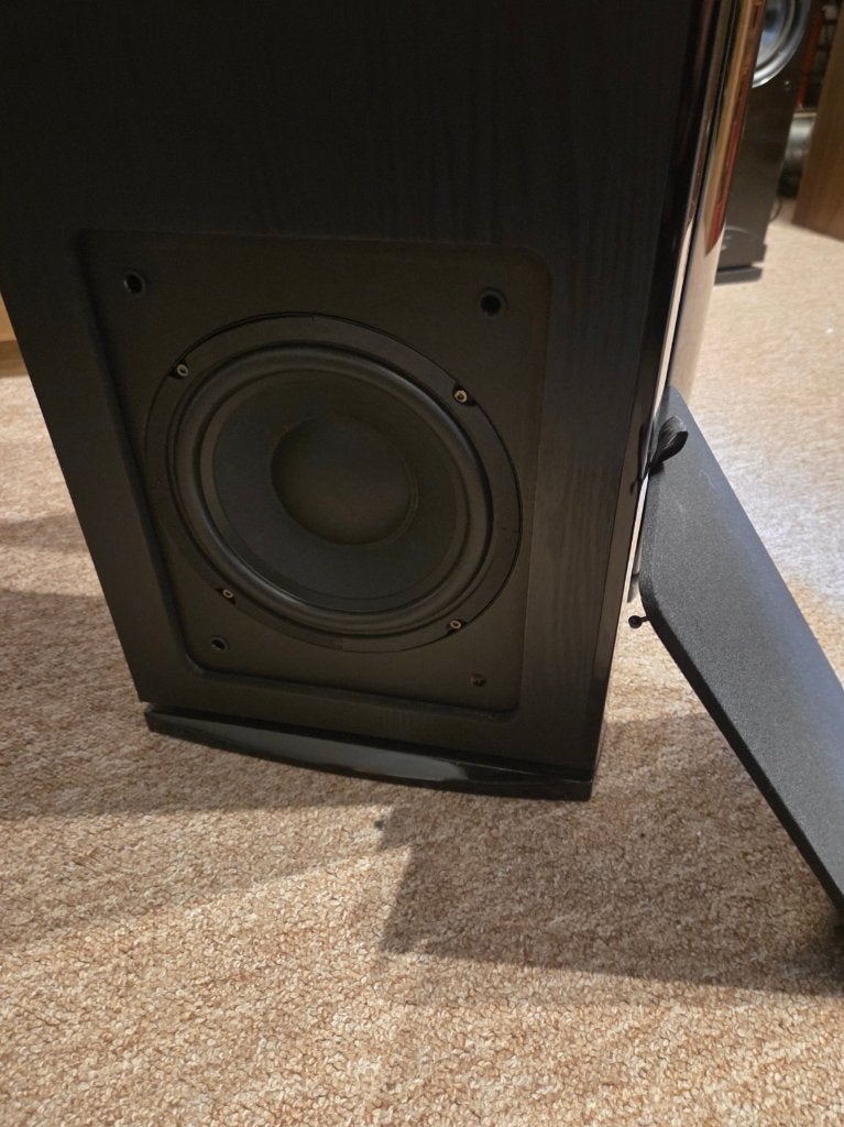 Kruger & Matz KM0501 Floorstanding speakers in Nieuwstaat, Vloerstaande luidspreker, Zo goed als nieuw, 60 tot 120 watt, Ophalen