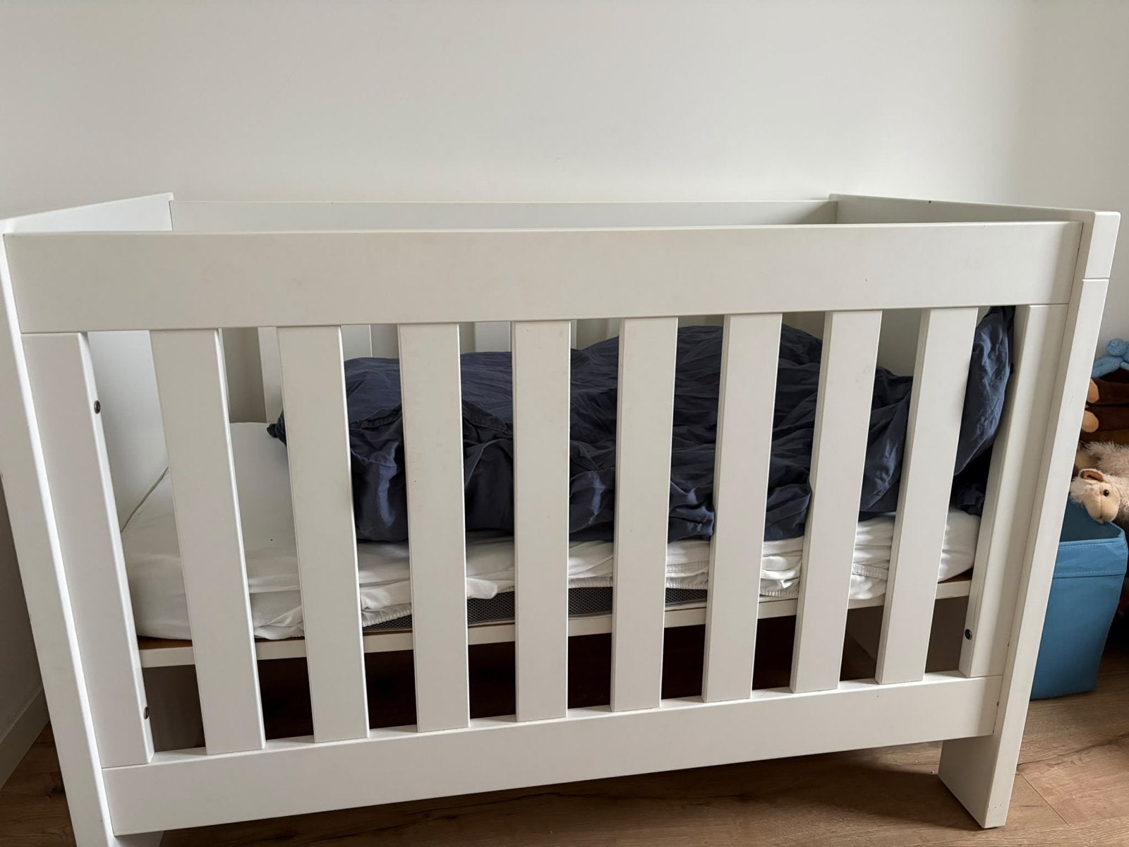 TWF Babykamer: Commode, Kast, Ledikant, Schommelstoel, Ophalen, Zo goed als nieuw, Jongetje of Meisje