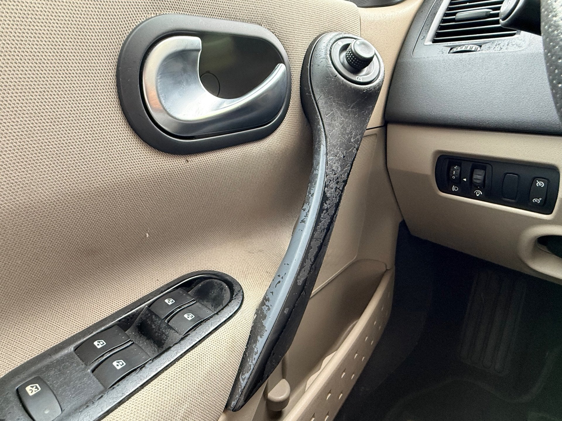 Foto 14 van Renault Mégane 1.6-16V Dynam Comf Automaat|Nwe APK| Carplay
