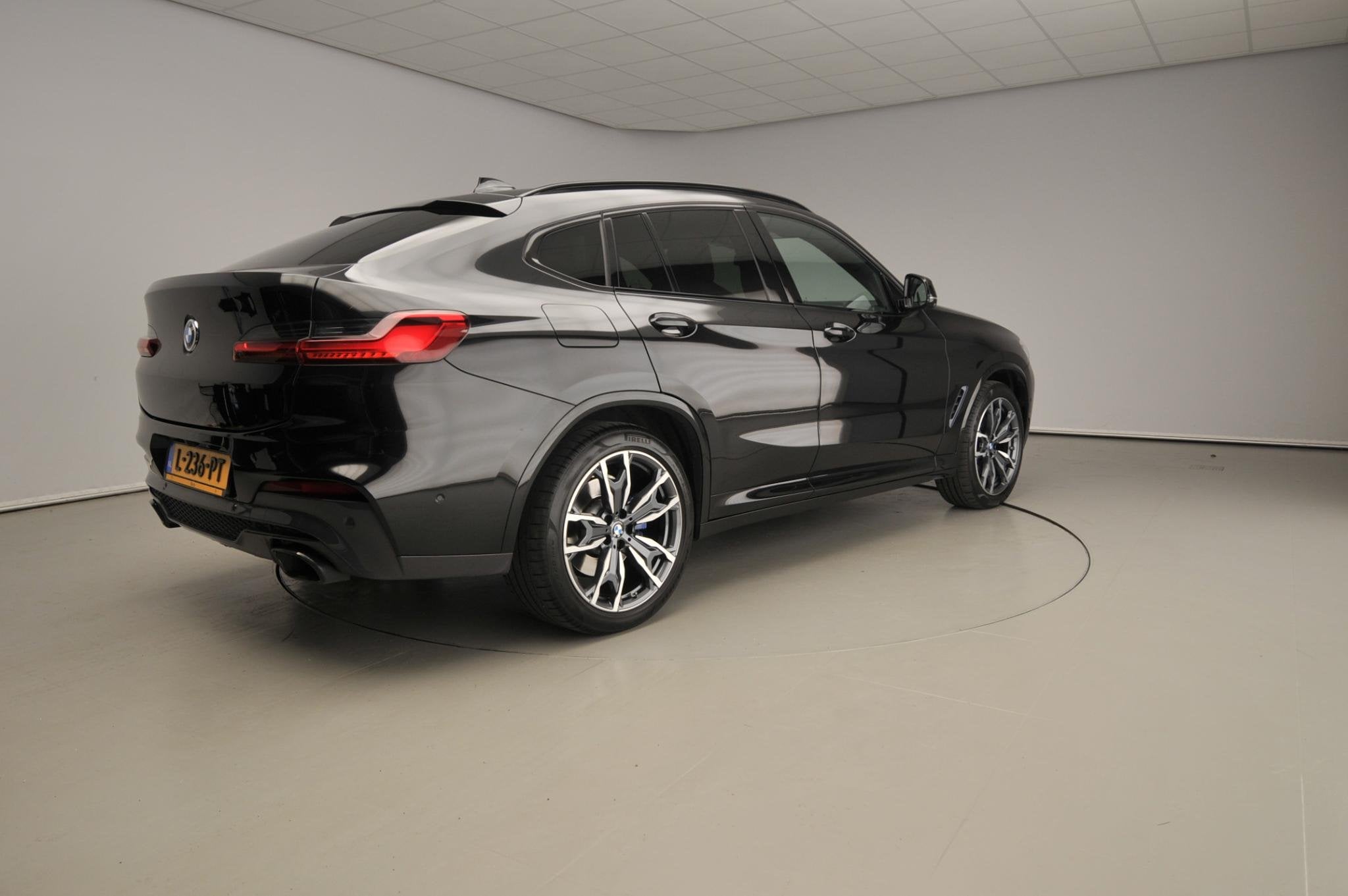 BMW X4 M40i | M-Sportpakket | LED | Leder | HUD | Trekhaak |, Auto's, Euro 6, Zwart, Leder, X4