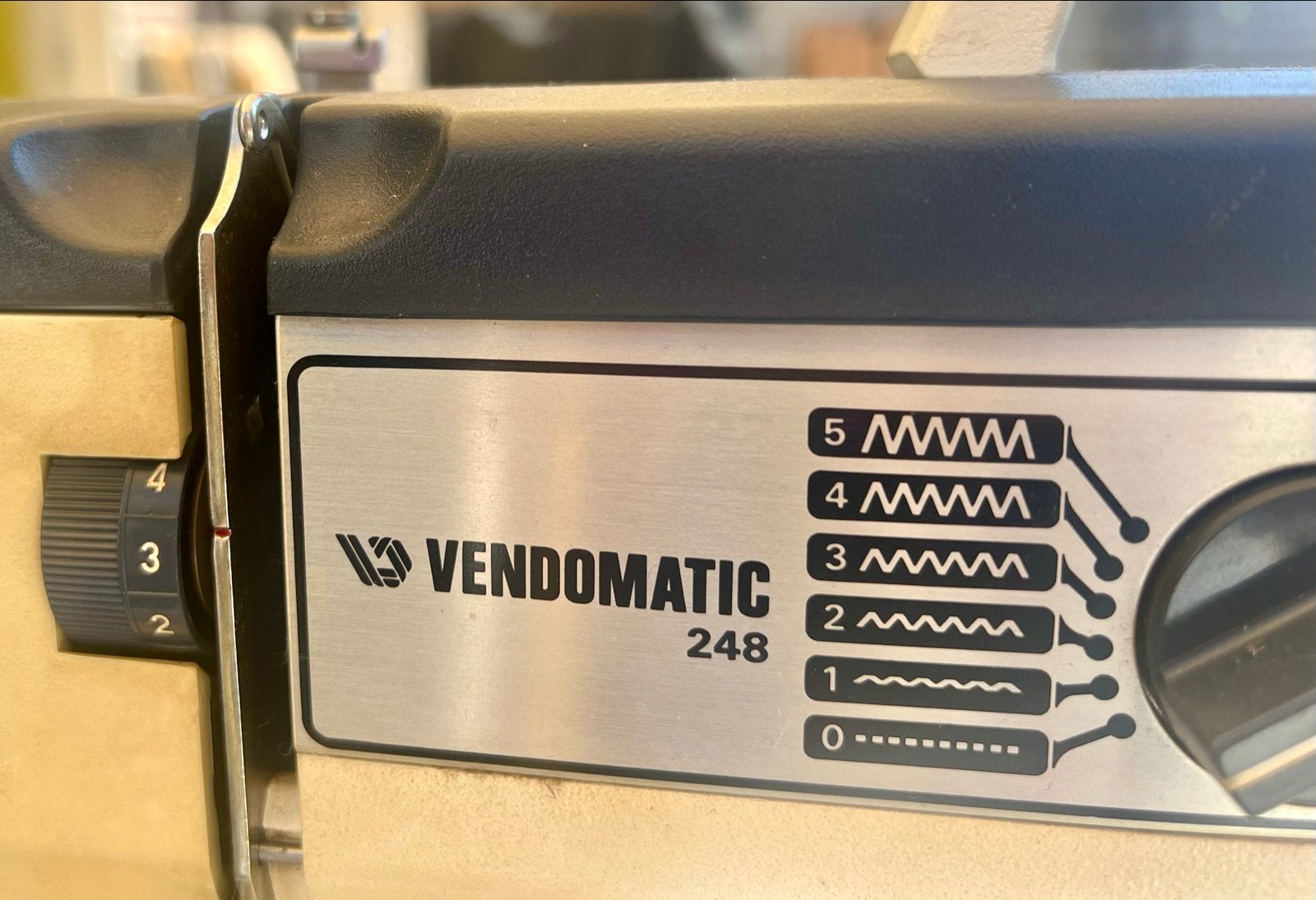 Vendomatic 248 Naaimachine - Vintage Model    Klussertje!, Ophalen, Gebruikt, Naaimachine, Overige merken
