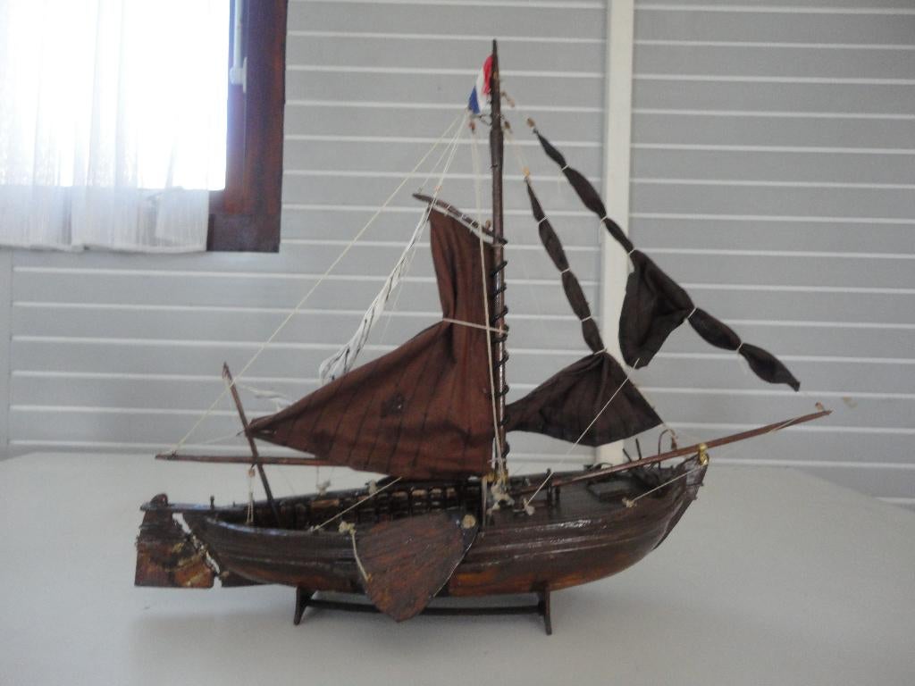 Houten modelschip Zuiderzee Botter, Hobby en Vrije tijd, Modelbouw | Boten en Schepen, Ophalen
