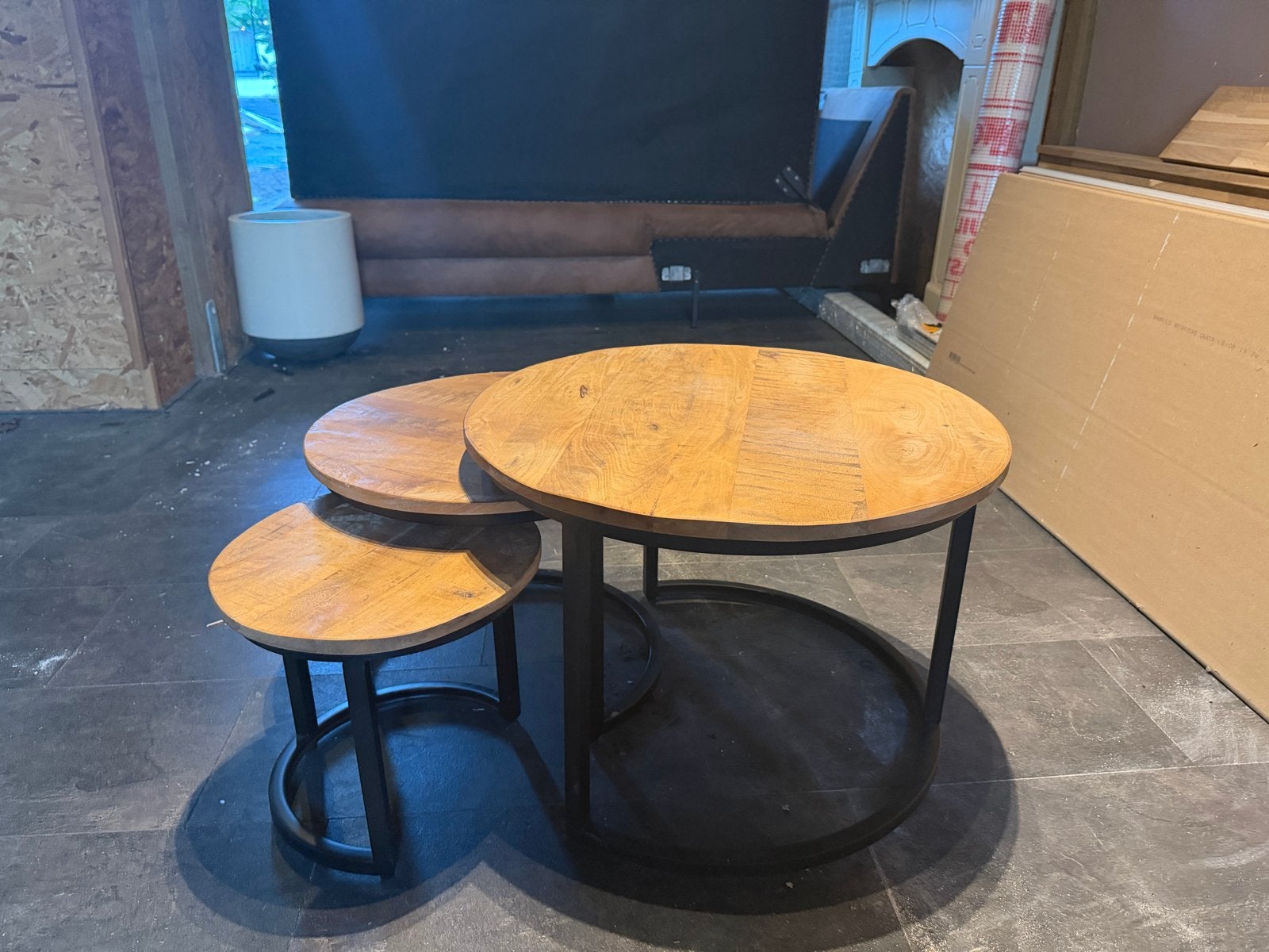 Set van 3 ronde tafeltjes van mangohout model enzo, Ophalen, Gebruikt, Rond, Minder dan 50 cm