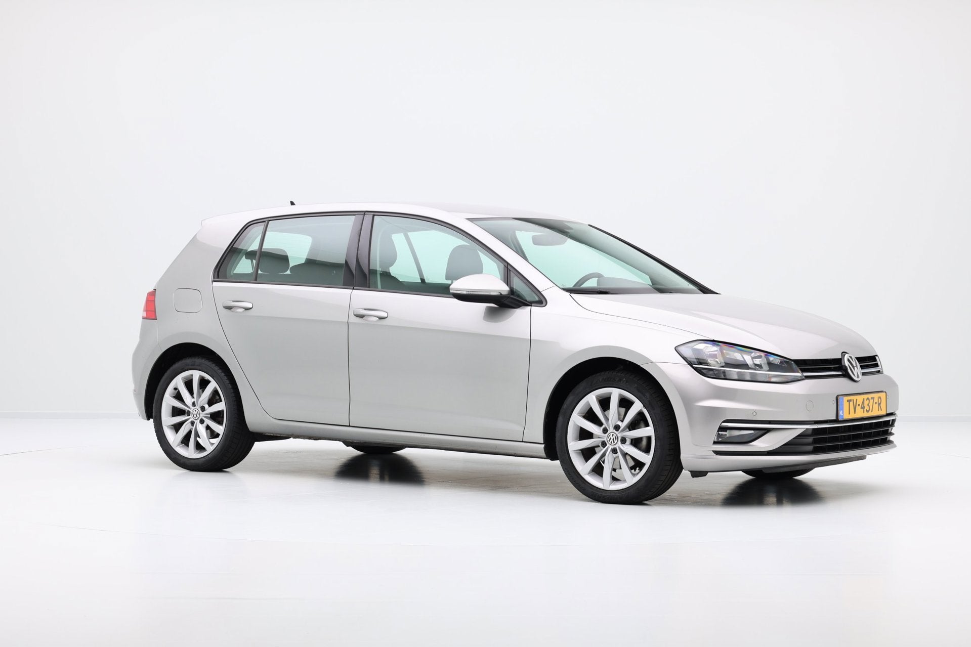 Foto 5 van Volkswagen Golf 1.5 TSI Highline Virtual Displ|CarPlay|LMV|A