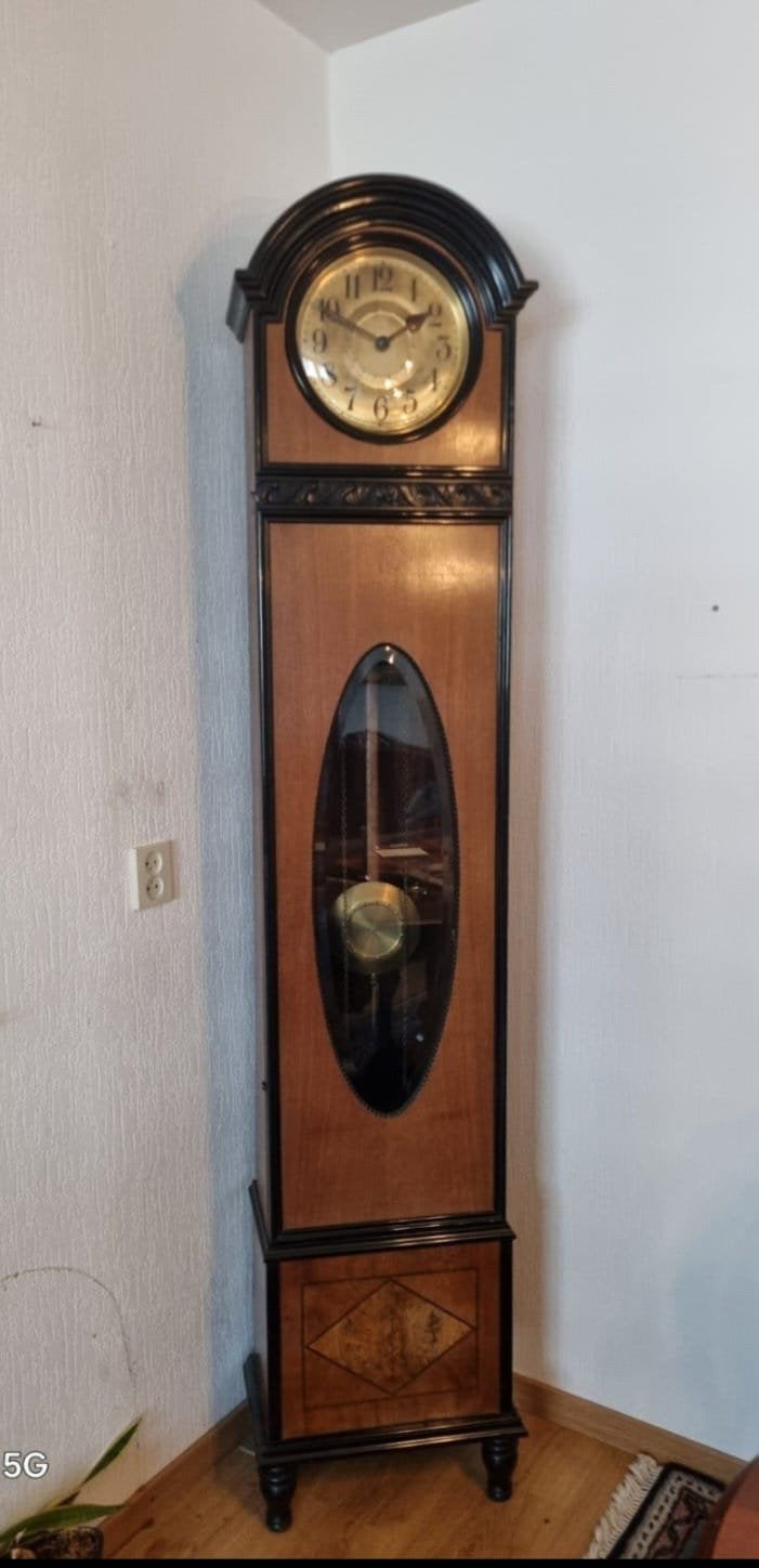 Garage sale met diverse spullen . Antiek , Curiosa  ,, Ophalen