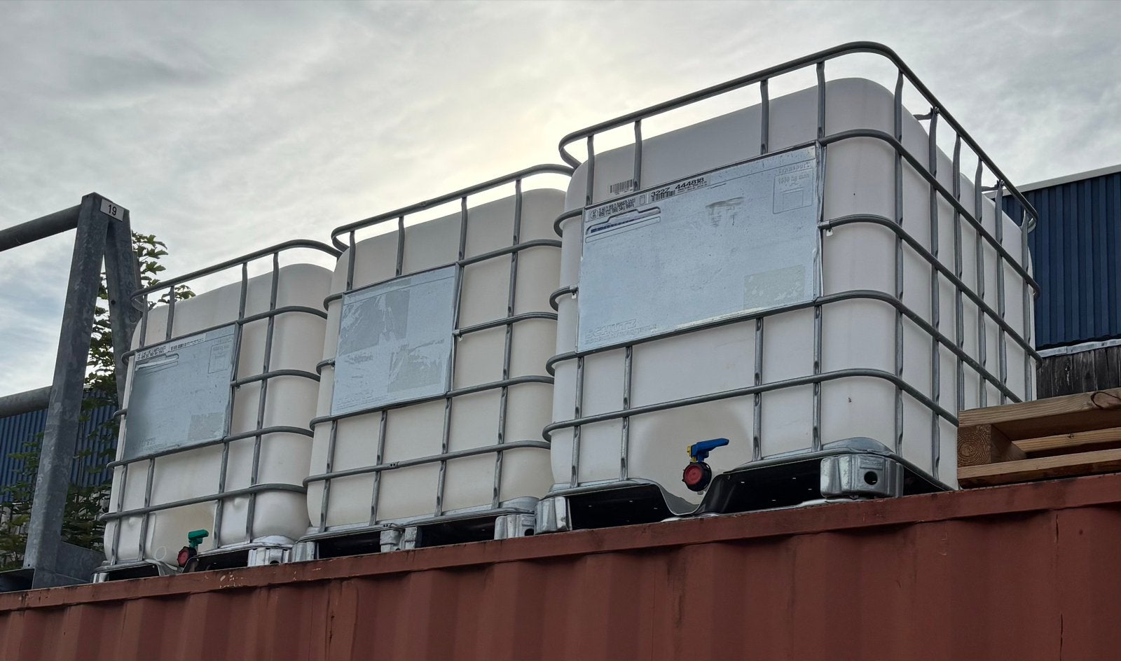 IBC Vaten - 1000 Liter Tanks - Zo goed als nieuw, Ophalen, Zo goed als nieuw