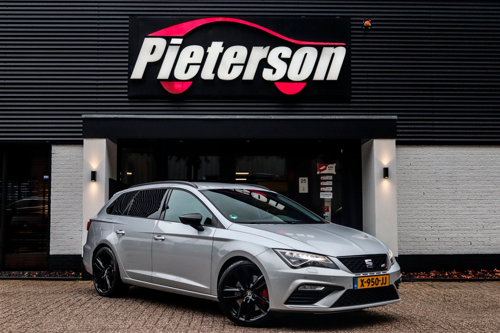 Seat Leon ST 2.0 TSI CUPRA 300 4DRIVE FACELIFT LEDER SFEER, Automaat, Gebruikt, 4 cilinders, 1984 cc