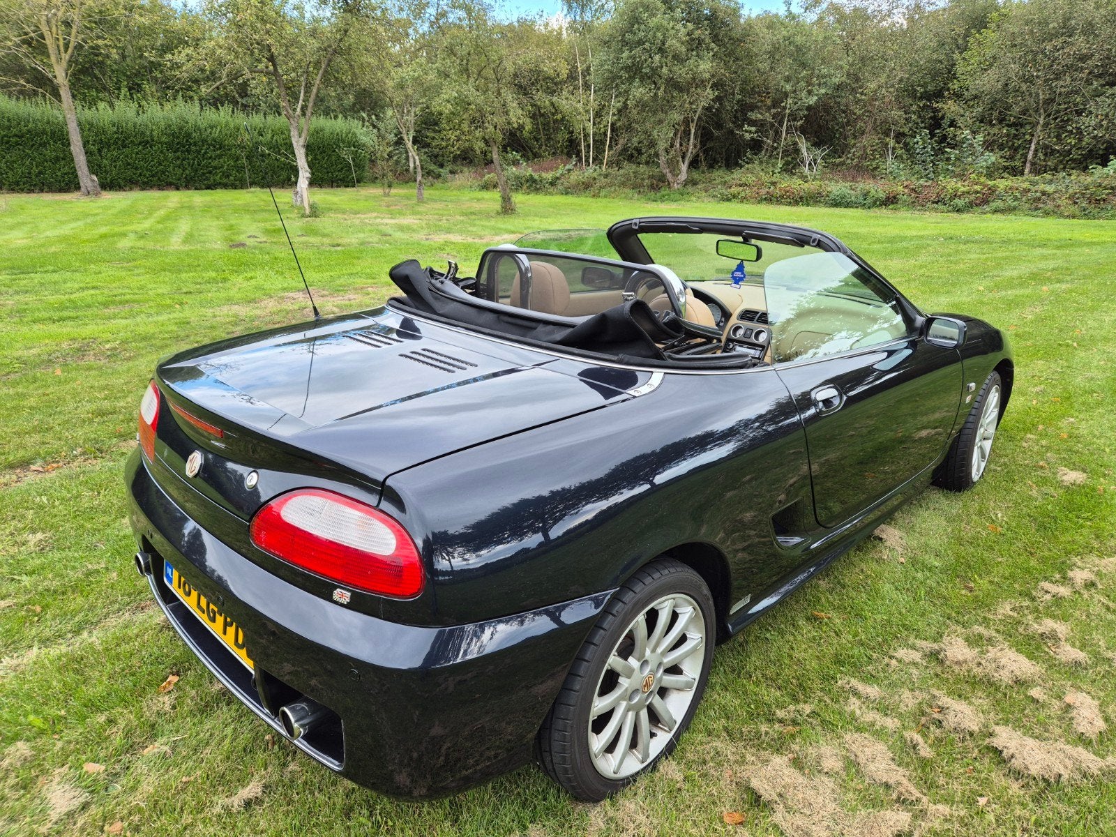 Te koop MG TF 1.8, Auto's, Beige, 4 cilinders, Cabriolet, Zwart