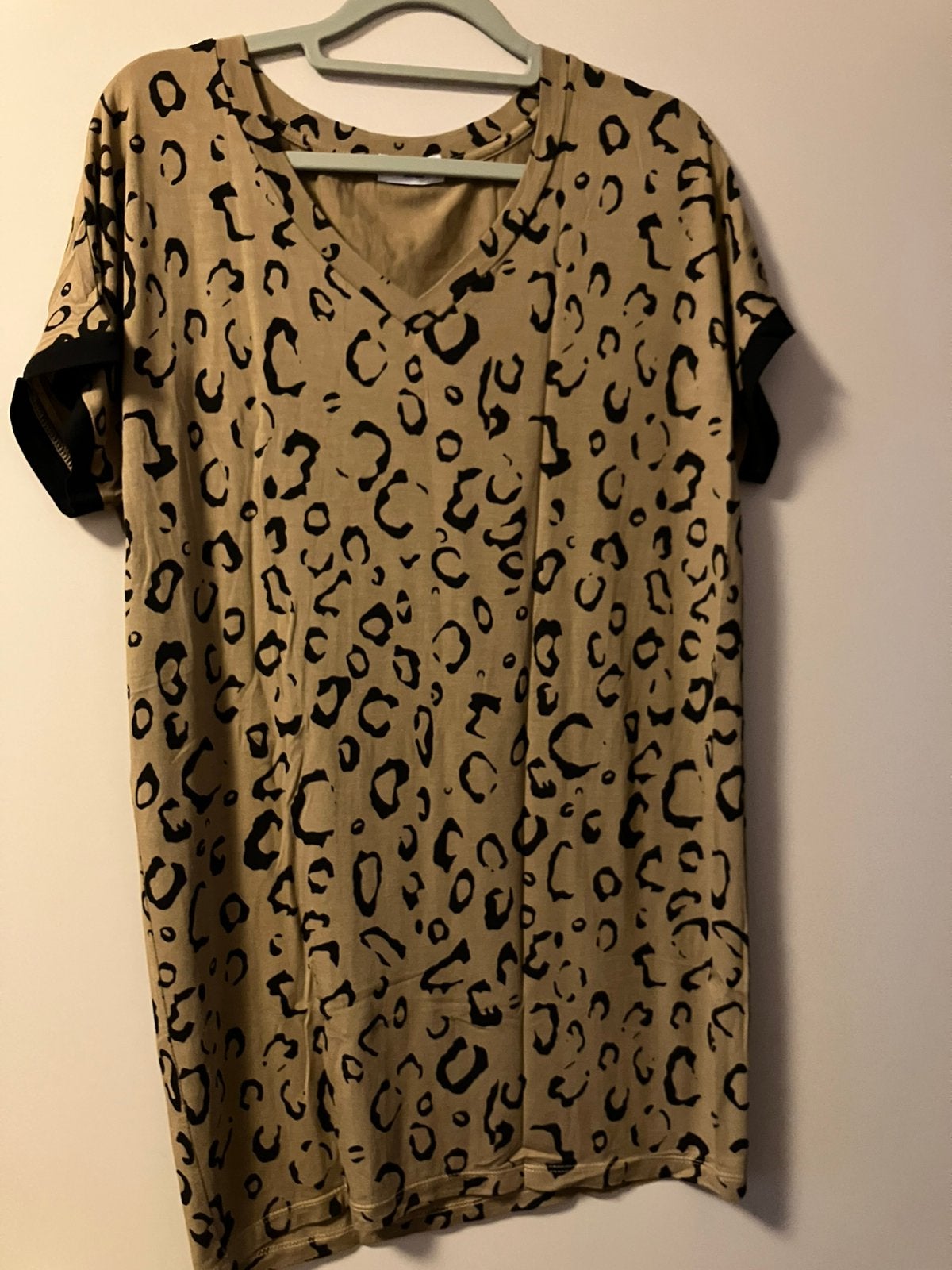 Azuri / zandkleur zwart bewerkte shirt / M, Maat 38/40 (M), Bruin, Ophalen of Verzenden, Zo goed als nieuw