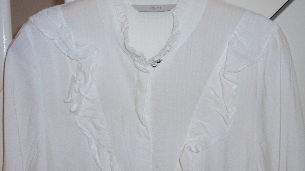 NIEUW NUMPH damesblouse mt 40 crème met roezels supermooi, Maat 38/40 (M), Beige, Nieuw, Ophalen of Verzenden