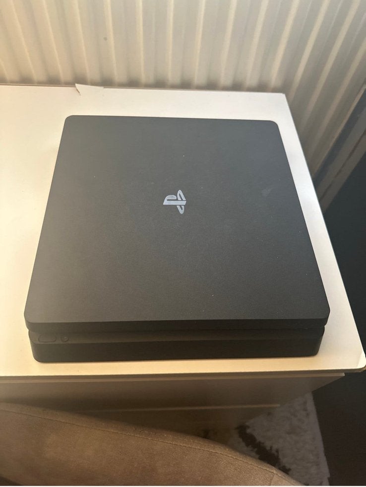 Playstation 4 met controler en snoeren, Ophalen, Met 1 controller, Original, 500 GB