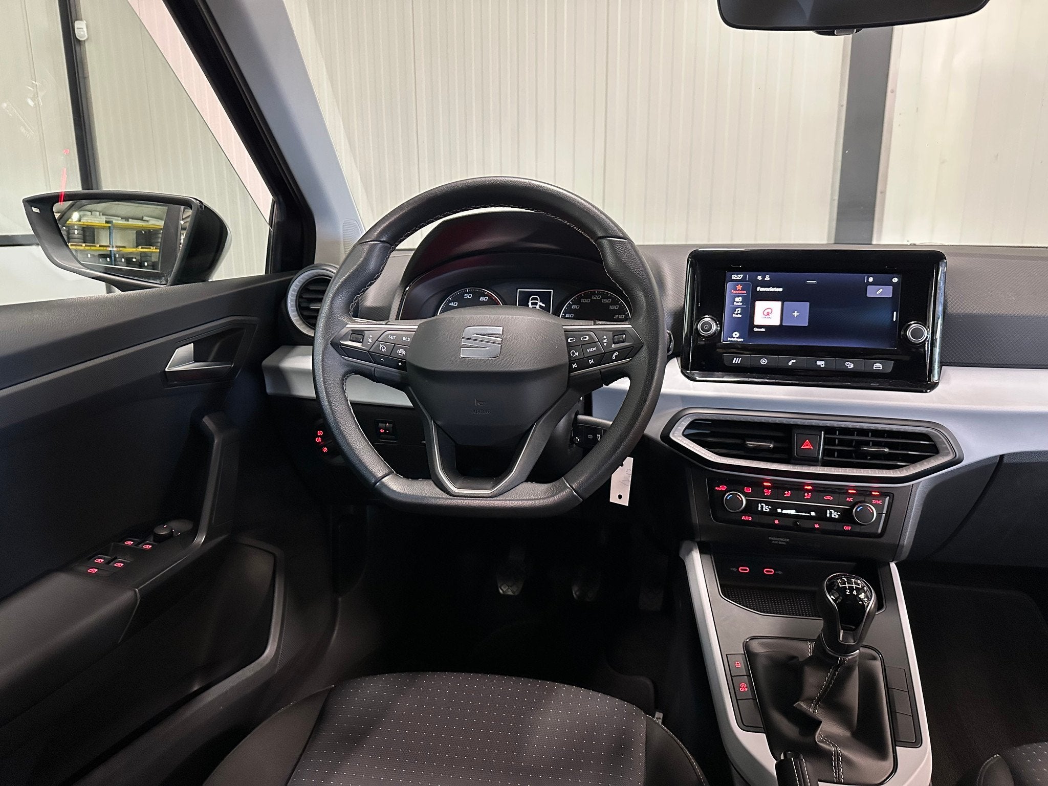 SEAT Arona 1.0 TSI | Style | Airco-Ecc | Cruise | Carplay, Auto's, 21 km/l, Gebruikt, 95 pk, Bedrijf