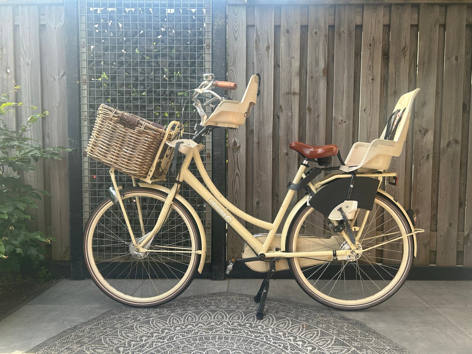 Cortina Moederfiets met 2 kinderzitjes en mand, 2 zitjes, Mandje, Trommelrem, Ophalen