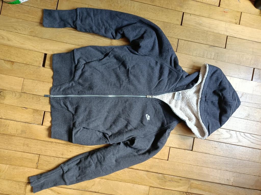 Nike vest met zachte voering en capuchon - Grijs, Maat 38/40 (M), Nike, Ophalen of Verzenden, Zo goed als nieuw